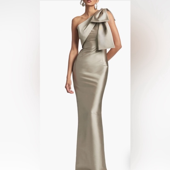 Sachin + Babi Dresses & Skirts - Sachin & Babi Bonnie Satin One-Shoulder Gown